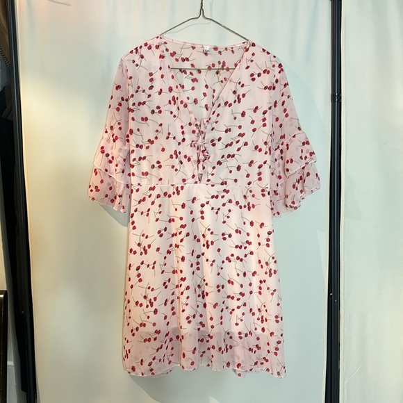 Cute poppy mini dress - tiered bell sleeves - Picture 2 of 4